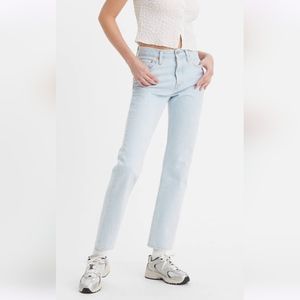 EUC LEVIS 501 STRAIGHT LEG HIGH WAISTED JEANS